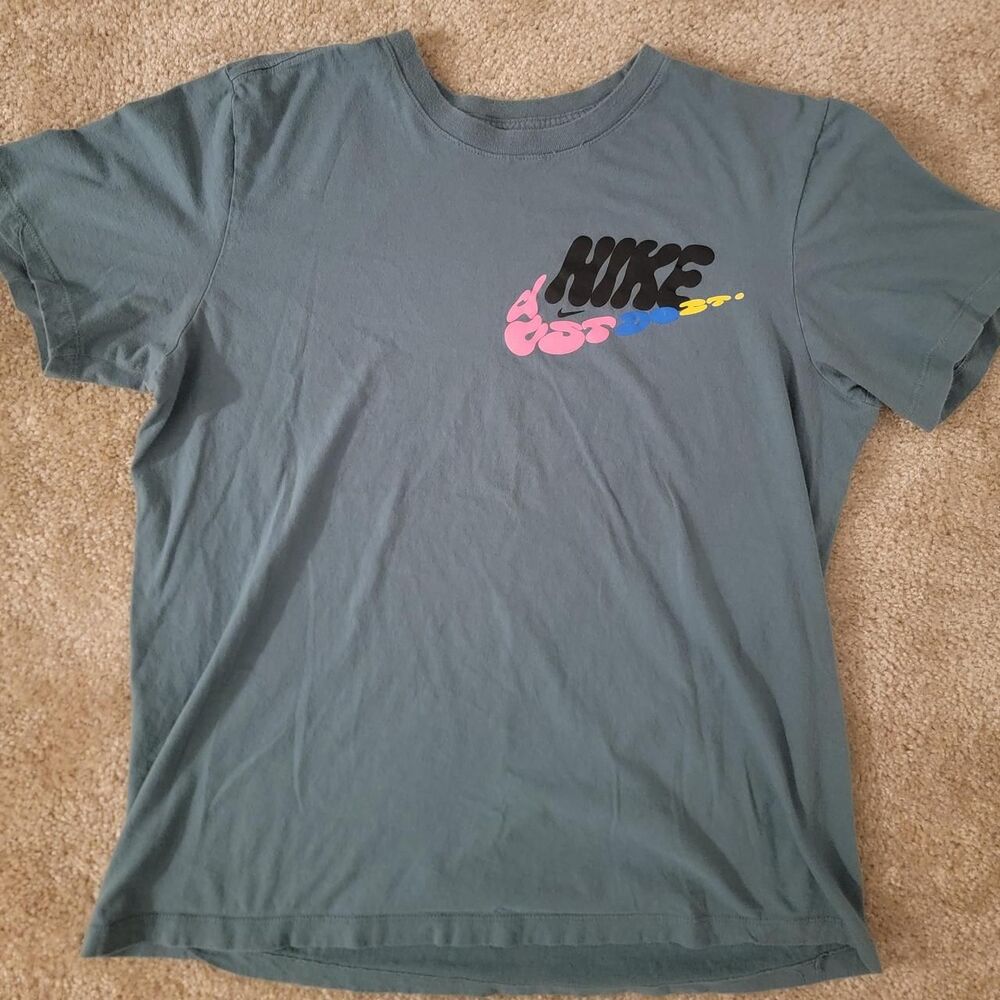 Nike Men's Green T-shirt